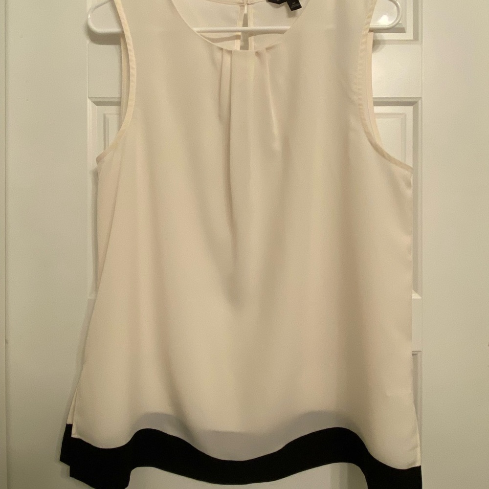 🖤🤍Banana Republic Blouse